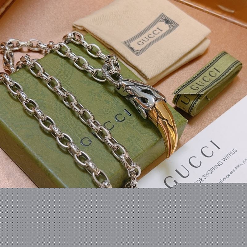 G*u*i necklaces